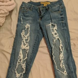 EXTRA RIPPED JEANS
